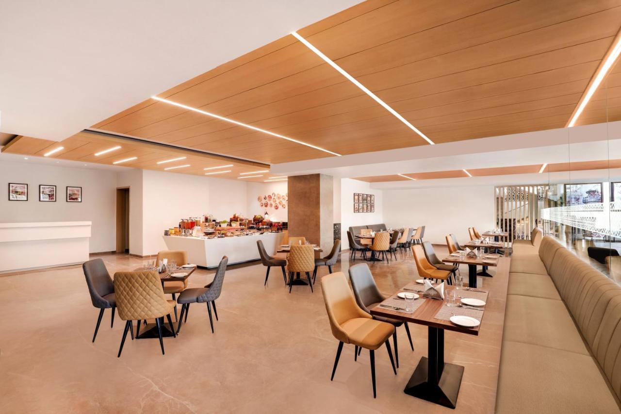 Lemon Tree Hotel Agra Shikohabad エクステリア 写真
