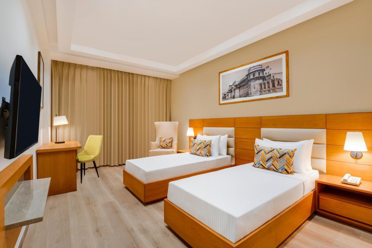 Lemon Tree Hotel Agra Shikohabad エクステリア 写真