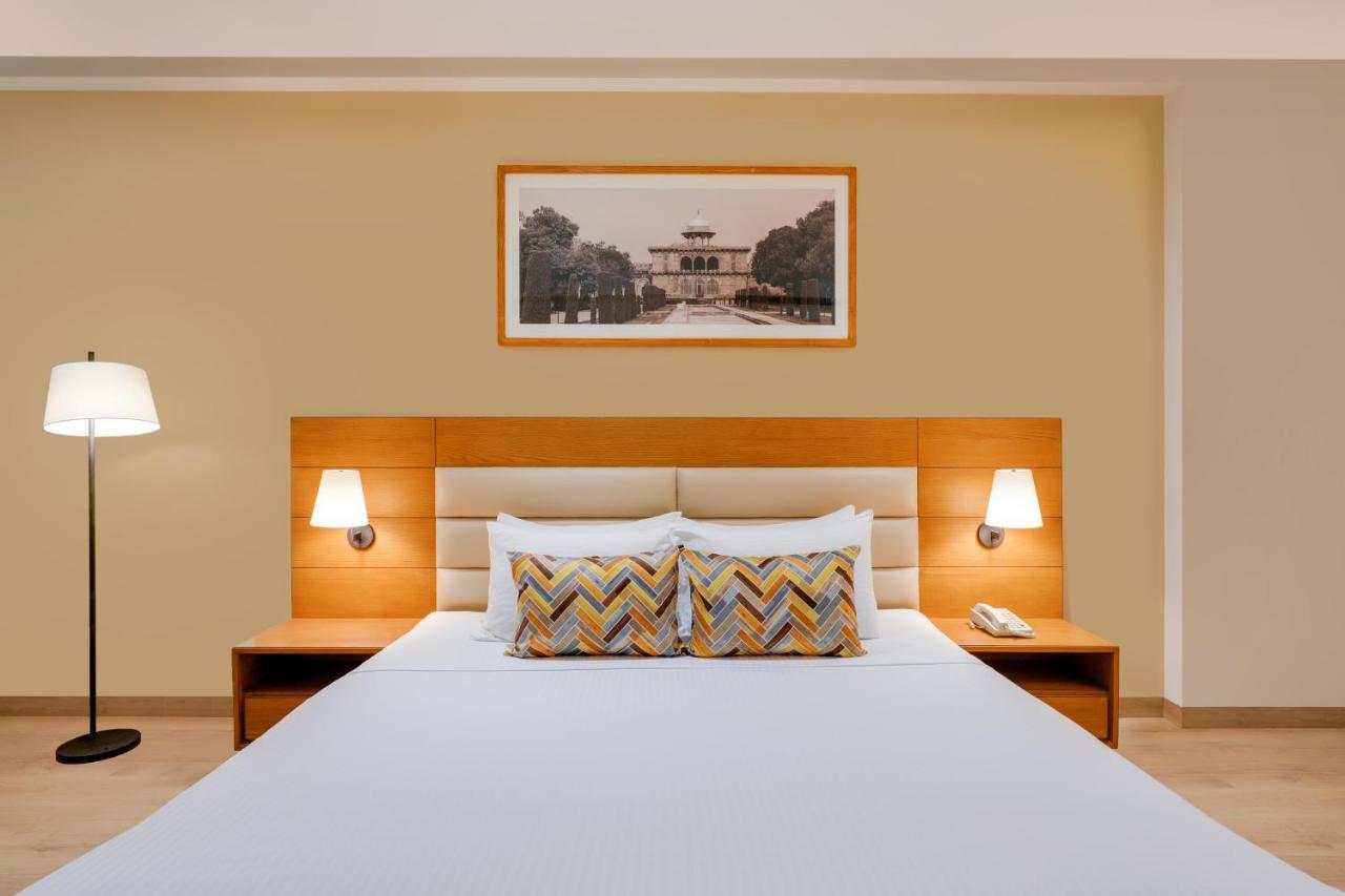 Lemon Tree Hotel Agra Shikohabad エクステリア 写真