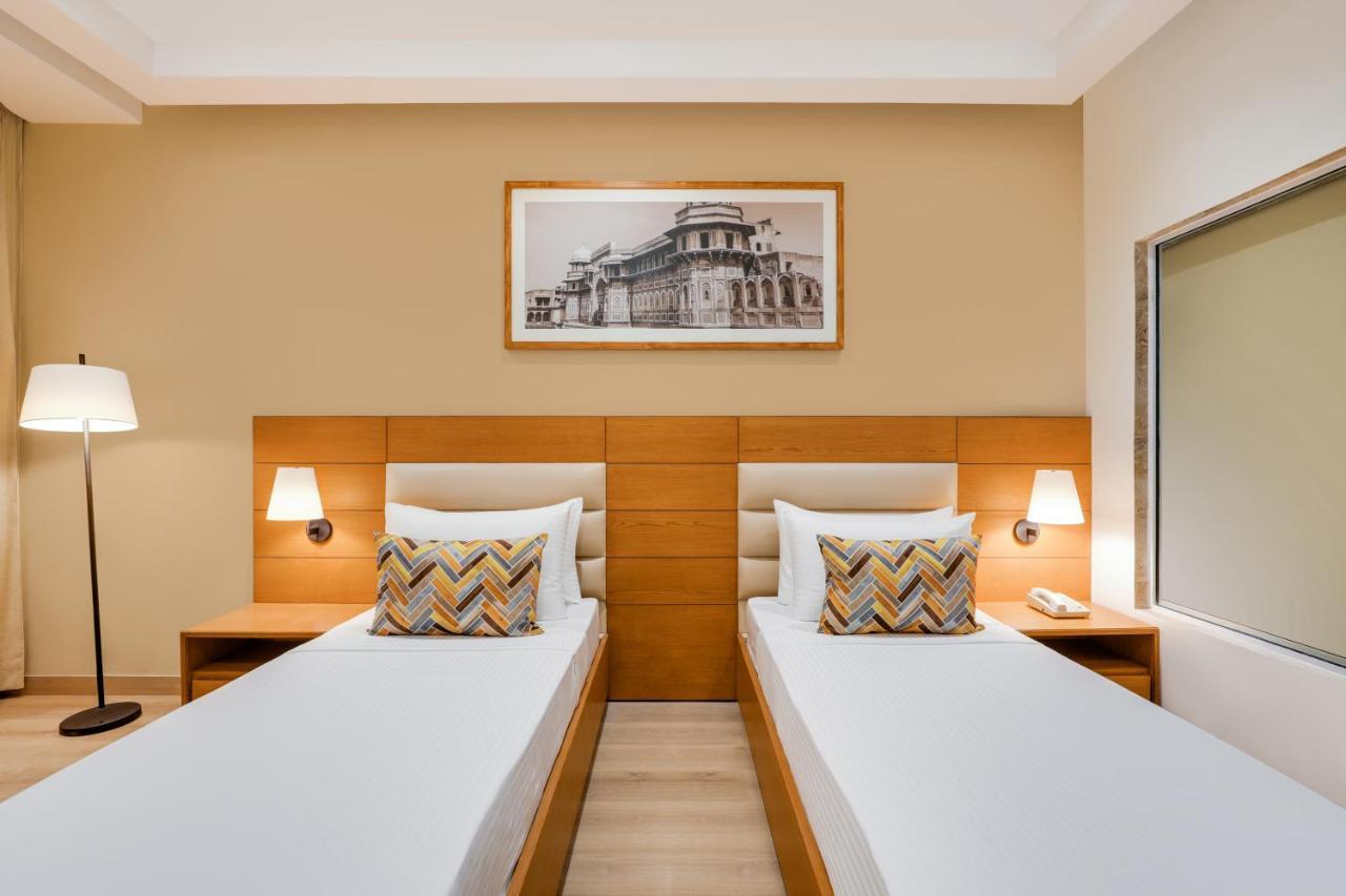 Lemon Tree Hotel Agra Shikohabad エクステリア 写真